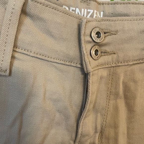 Size 6 Tan Denizen from Levi’s Jean Shorts D2 - Picture 3 of 7